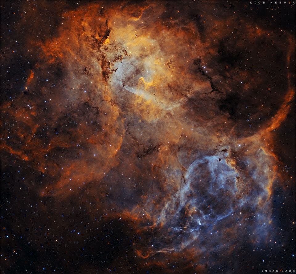 A starfield is shown with a large colourful emission
nebula in the centre. The outline of this emission
nebula has a resemblance to a lion.
Please see the explanation for more detailed information.